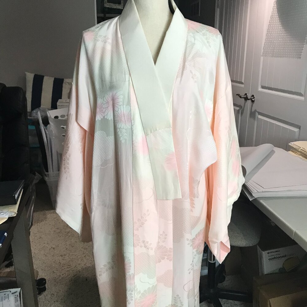 Hand Made light pink fully lined kimono